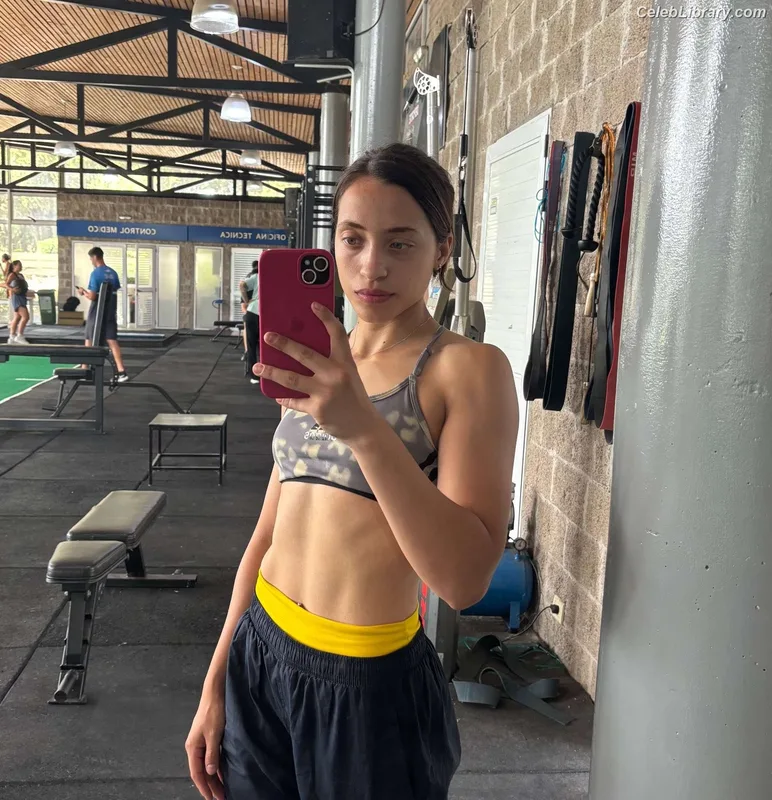 Sofia Golovkina Robles photo 21 of 64