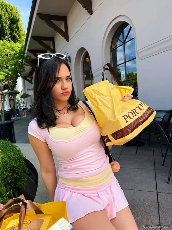 Sofia Gomez photo 20 of 531