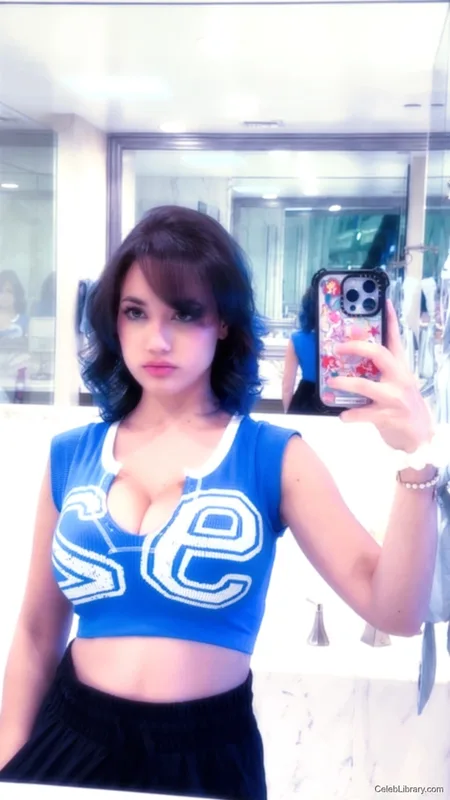 Sofia Gomez photo 14 of 531