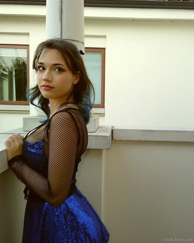 Sofia Gomez photo 1 of 531