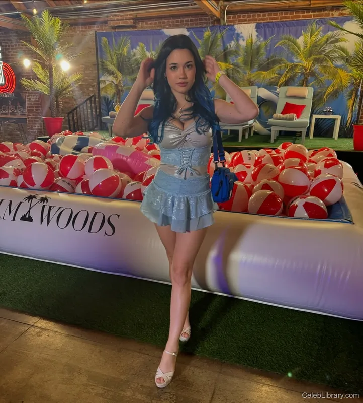 Sofia Gomez photo 2 of 531
