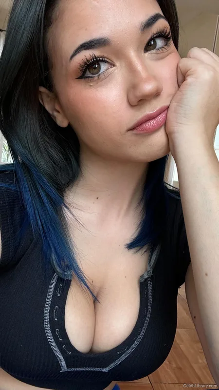 Sofia Gomez photo 3 of 531