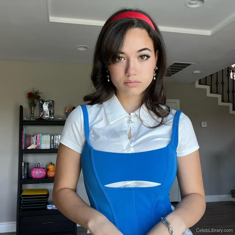 Sofia Gomez photo 22 of 531