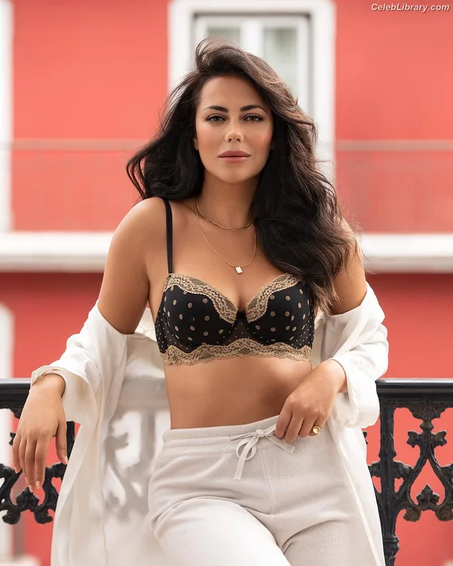 Sofia Ribeiro photo 4 of 47