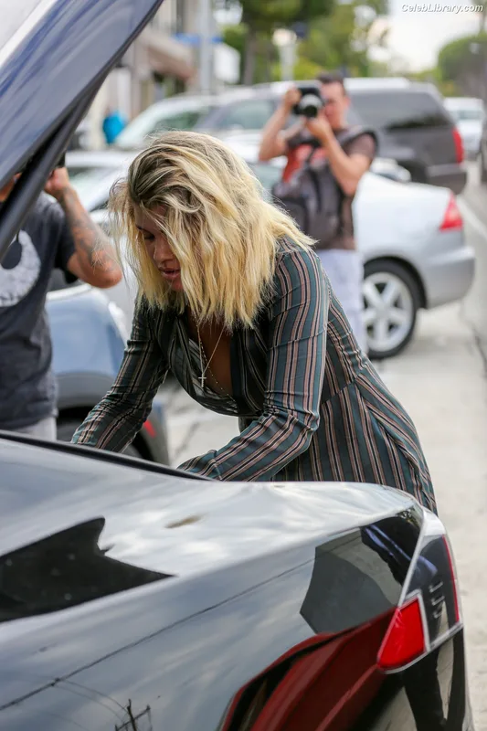 Sofia Richie photo 9 of 40