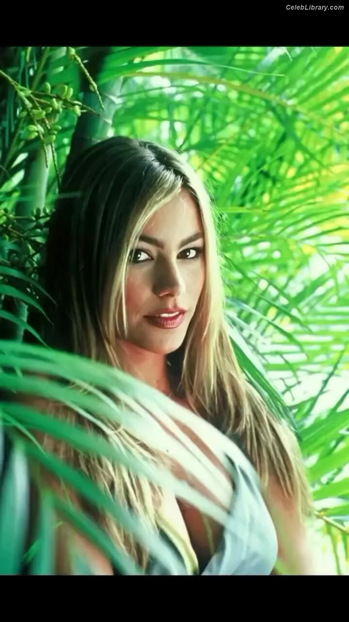 Sofia Vergara photo 13 of 1182