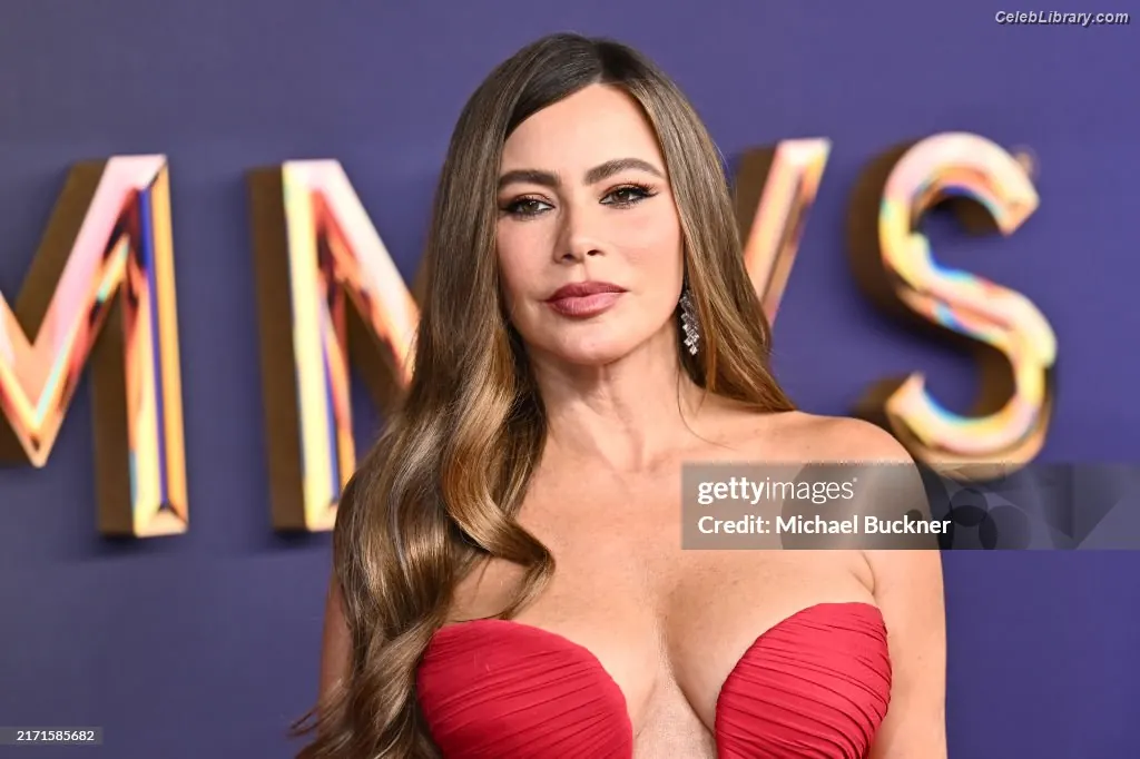 Sofia Vergara photo 18 of 1182