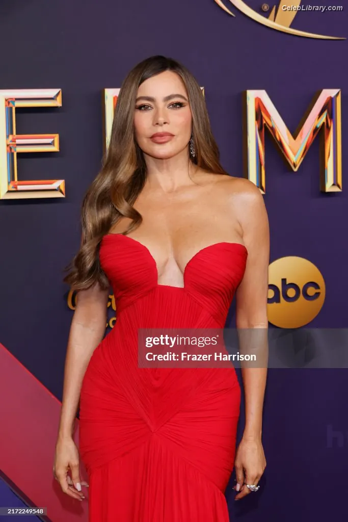Sofia Vergara photo 2 of 1182