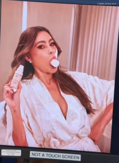 Sofia Vergara photo 22 of 1182