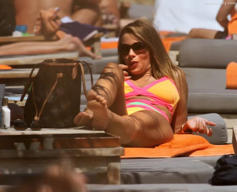 Sofia Vergara photo 7 of 1176