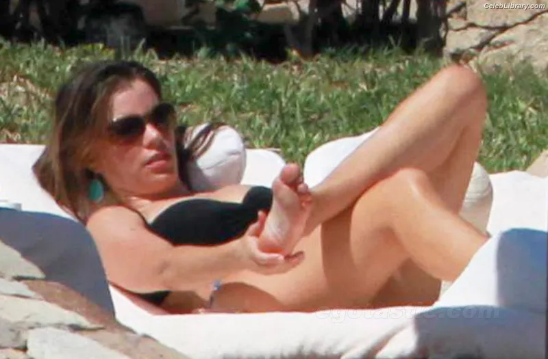 Sofia Vergara photo 4 of 1176