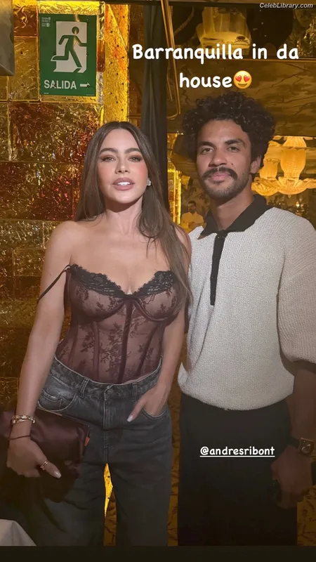 Sofia Vergara photo 16 of 1176