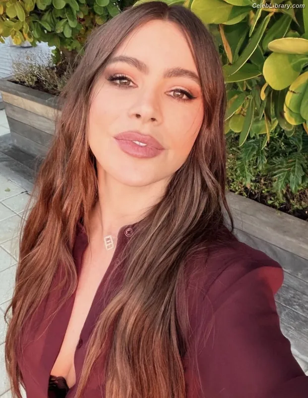 Sofia Vergara photo 3 of 1176