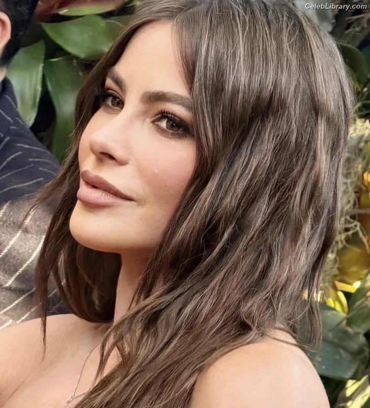 Sofia Vergara photo 5 of 1176