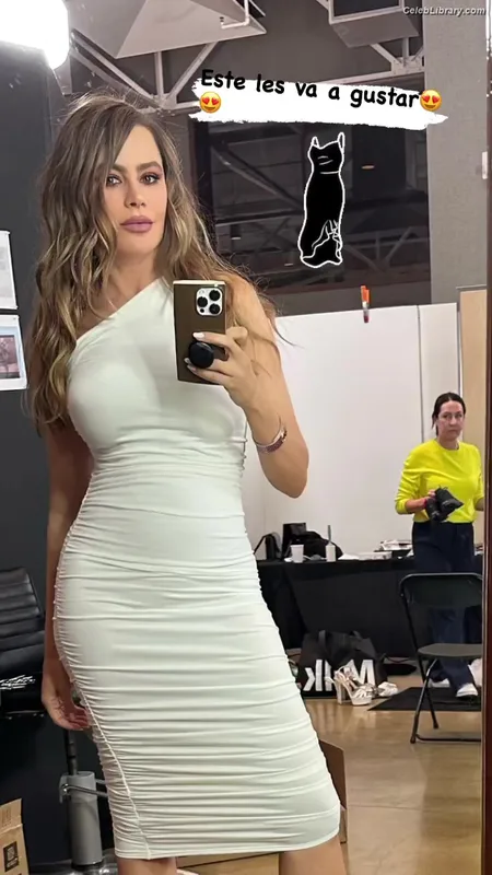 Sofia Vergara photo 8 of 1176