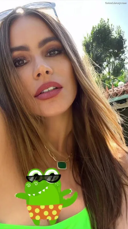Sofia Vergara photo 9 of 1176