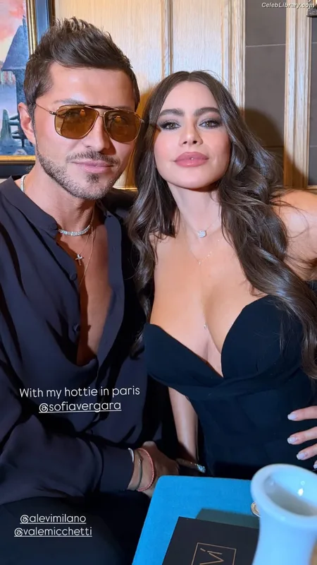 Sofia Vergara photo 19 of 1176
