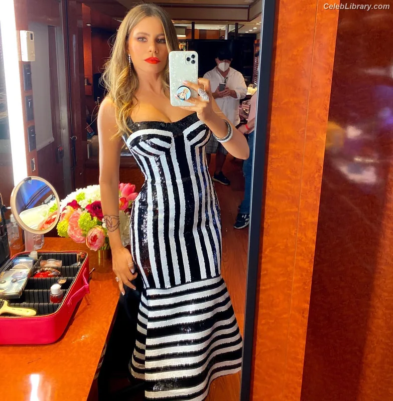 Sofia Vergara photo 22 of 1176