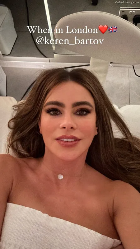 Sofia Vergara photo 14 of 1176