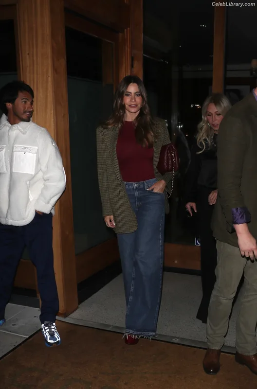 Sofia Vergara photo 19 of 1176