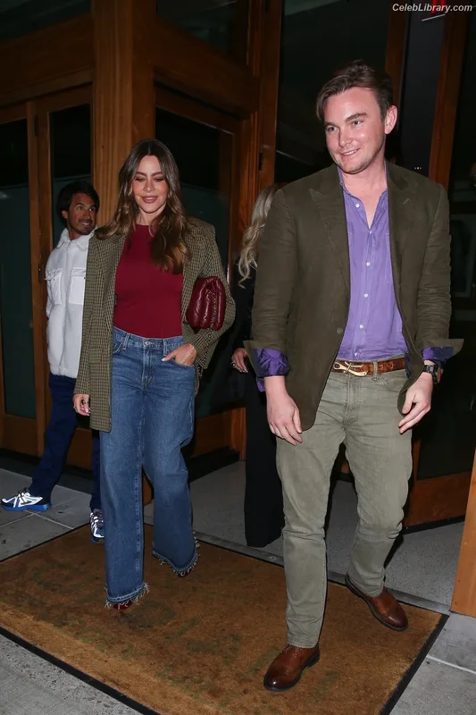 Sofia Vergara photo 12 of 1176