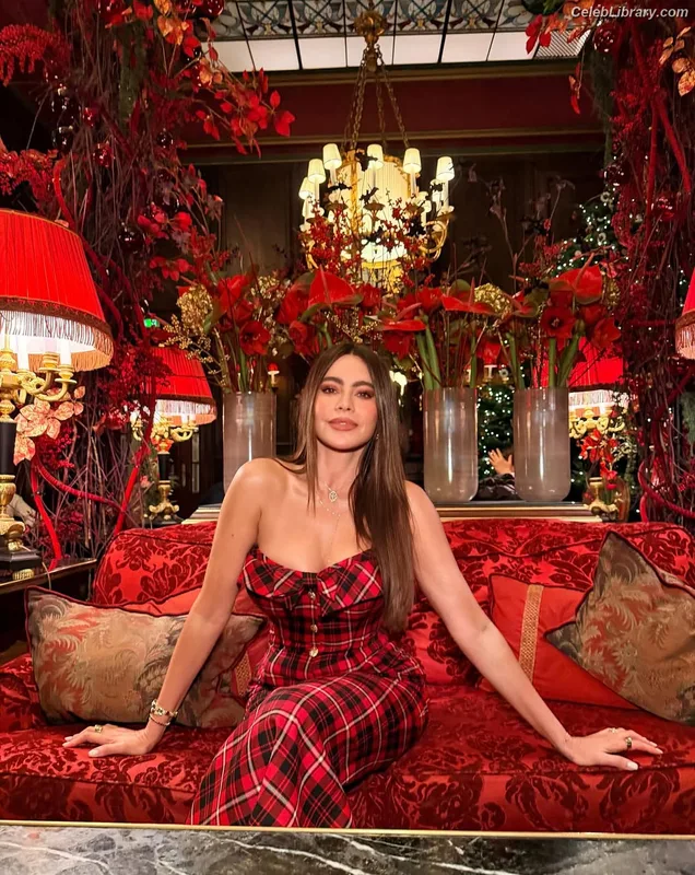 Sofia Vergara photo 8 of 1176