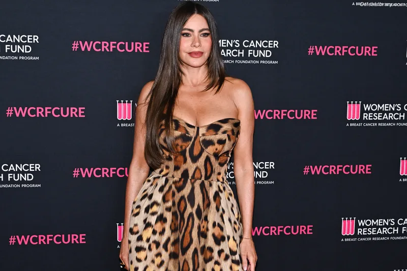 Sofia Vergara photo 2 of 1176