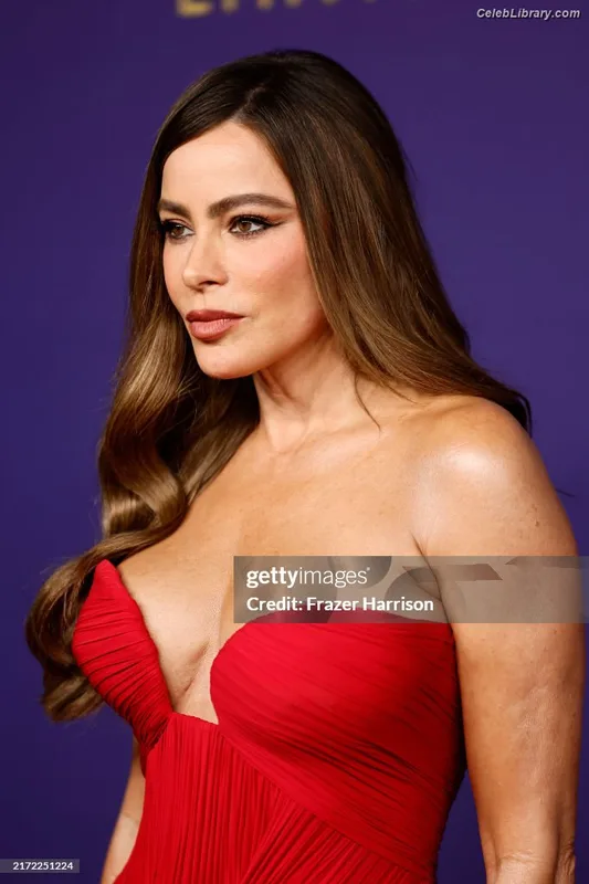 Sofia Vergara photo 2 of 1176
