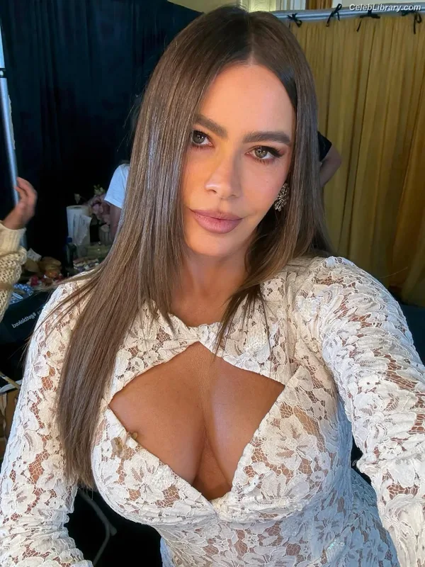Sofia Vergara photo 6 of 1176