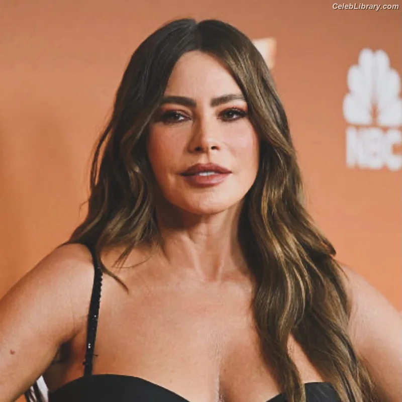 Sofia Vergara photo 7 of 1176