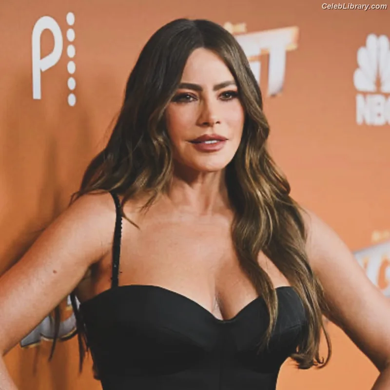 Sofia Vergara photo 20 of 1176