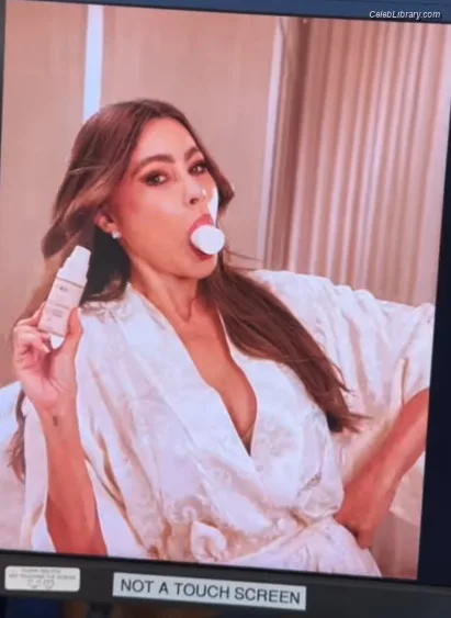 Sofia Vergara photo 15 of 1176