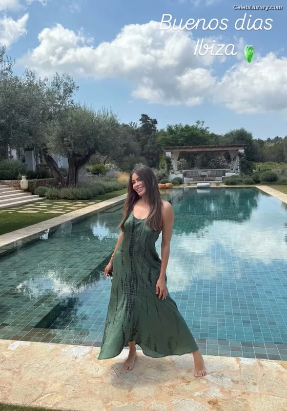Sofia Vergara photo 19 of 1176