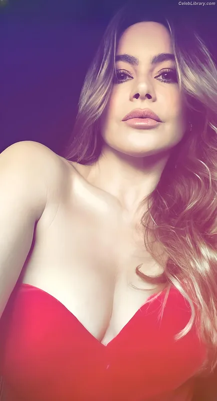 Sofia Vergara photo 21 of 1176