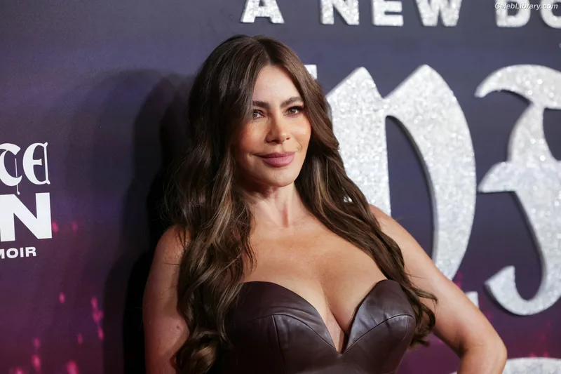 Sofia Vergara photo 24 of 1176