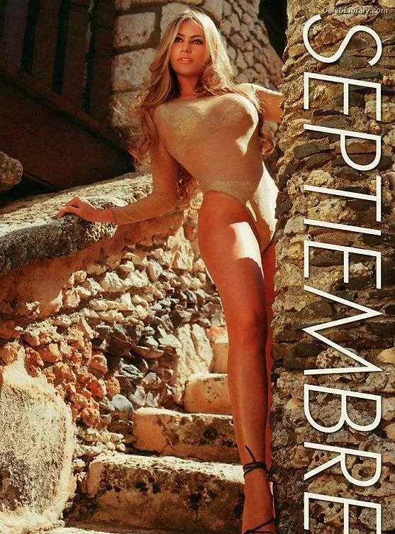Sofia Vergara photo 15 of 1176