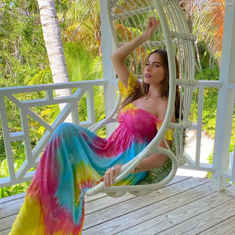 Sofia Vergara photo 7 of 1176