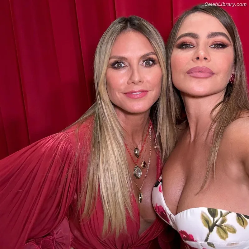 Sofia Vergara photo 14 of 1176