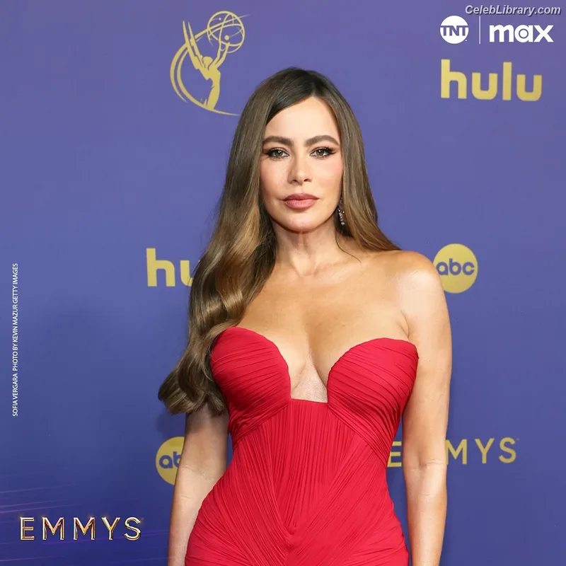 Sofia Vergara photo 3 of 1176