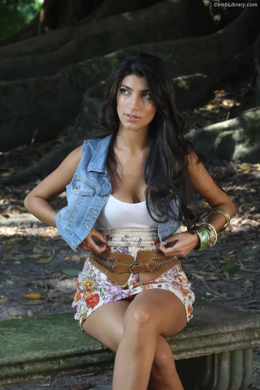 Solange Gomez Abraham photo 15 of 42
