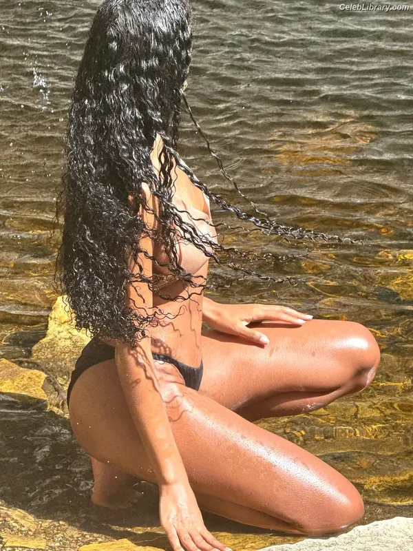Solange Knowles photo 1 of 81