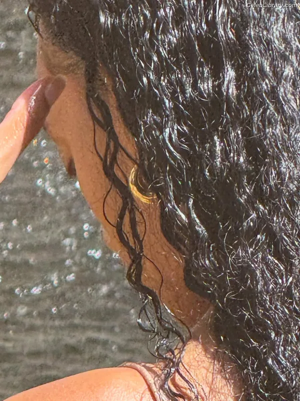 Solange Knowles photo 2 of 81