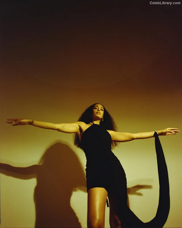 Solange Knowles photo 12 of 81