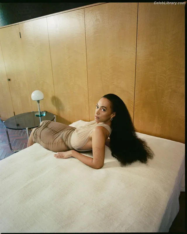 Solange Knowles photo 14 of 81