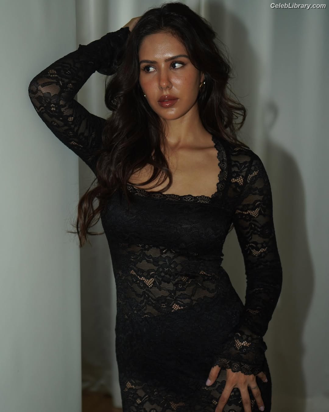 Sonam Bajwa photo 13 of 101