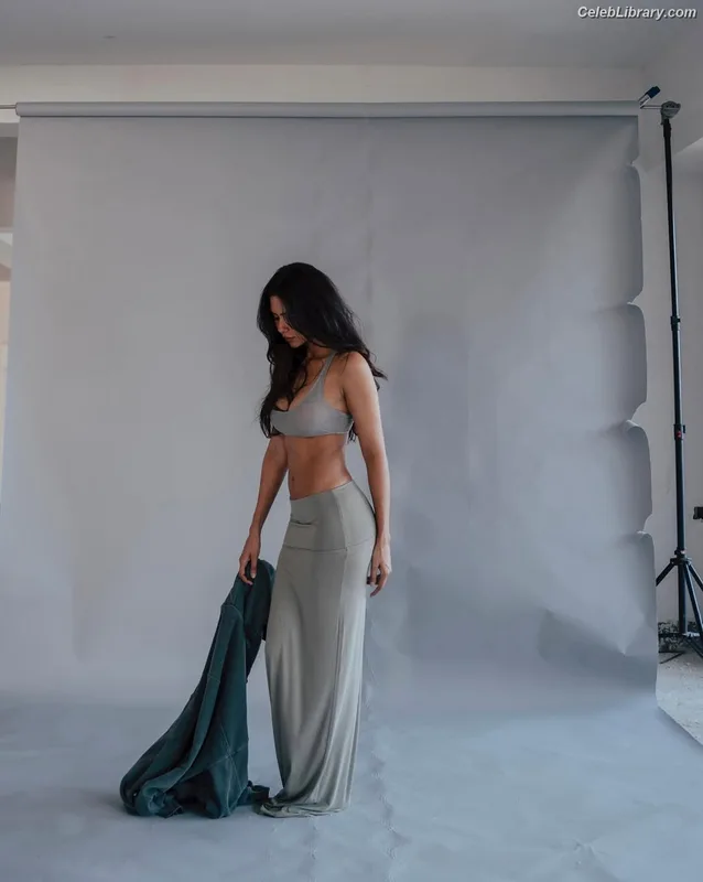 Sonam Bajwa photo 16 of 101