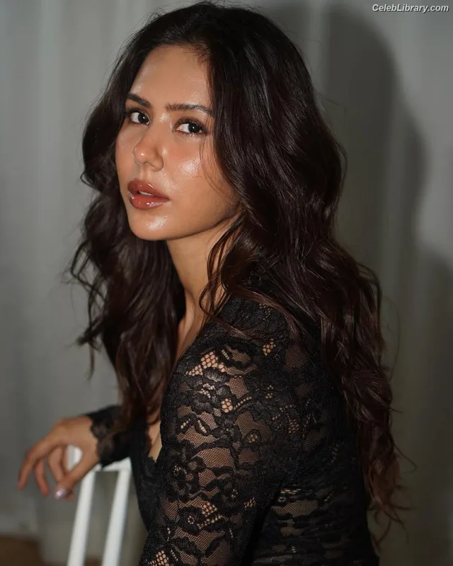 Sonam Bajwa photo 12 of 101