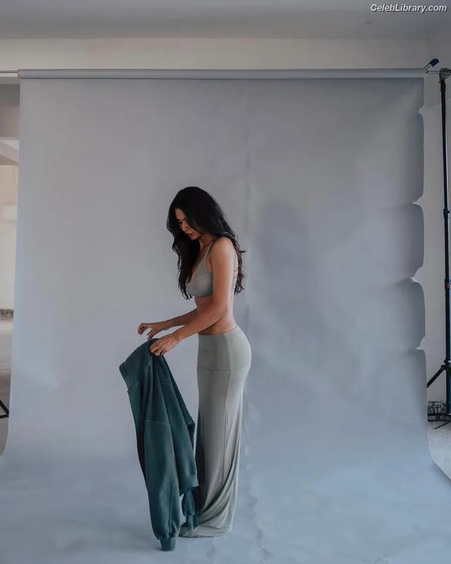Sonam Bajwa photo 19 of 101