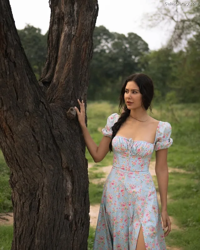 Sonam Bajwa photo 24 of 101