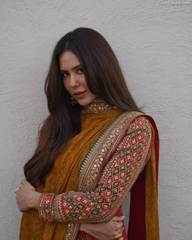 Sonam Bajwa photo 7 of 101